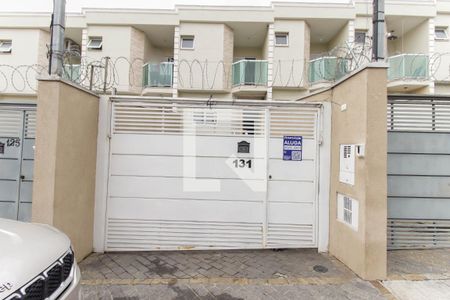 Casa para alugar com 125m², 3 quartos e 3 vagas Casa para alugar com 125m², 3 quartos e 3 vagasFachada