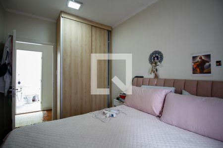 Casa à venda com 223m², 4 quartos e 2 vagas Casa à venda com 223m², 4 quartos e 2 vagasQuarto 2