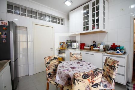 Casa à venda com 223m², 4 quartos e 2 vagas Casa à venda com 223m², 4 quartos e 2 vagasCozinha