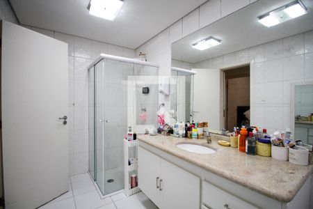 Casa à venda com 223m², 4 quartos e 2 vagas Casa à venda com 223m², 4 quartos e 2 vagasBanheiro 1