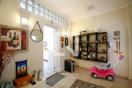 Casa à venda com 223m², 4 quartos e 2 vagas Casa à venda com 223m², 4 quartos e 2 vagasHall de Entrada