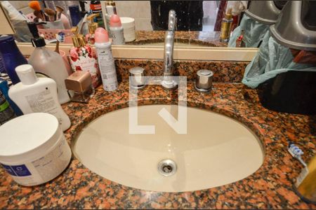 Apartamento à venda com 100m², 2 quartos e 1 vagaBanheiro da Suíte