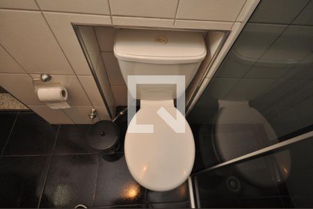 Casa à venda com 712m², 5 quartos e 6 vagasBanheiro da Suíte 2