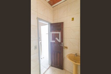 Casa à venda com 360m², 5 quartos e sem vagaBanheiro Social do Quintal