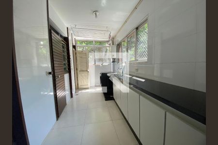 Apartamento à venda com 160m², 3 quartos e 2 vagas Apartamento à venda com 160m², 3 quartos e 2 vagasÁrea de serviço