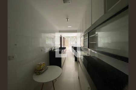 Apartamento à venda com 160m², 3 quartos e 2 vagas Apartamento à venda com 160m², 3 quartos e 2 vagasCozinha