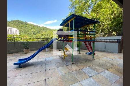 Apartamento à venda com 160m², 3 quartos e 2 vagas Apartamento à venda com 160m², 3 quartos e 2 vagasBrinquedoteca