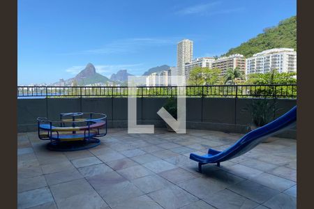 Apartamento à venda com 160m², 3 quartos e 2 vagas Apartamento à venda com 160m², 3 quartos e 2 vagasBrinquedoteca