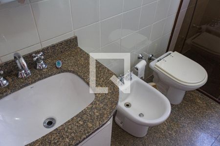 Apartamento à venda com 190m², 3 quartos e 3 vagasBanheiro da Suíte 1