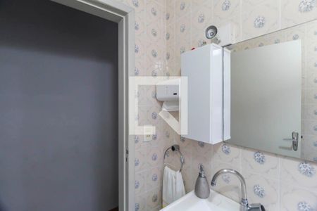 Casa à venda com 200m², 4 quartos e 2 vagas Casa à venda com 200m², 4 quartos e 2 vagasBanheiro