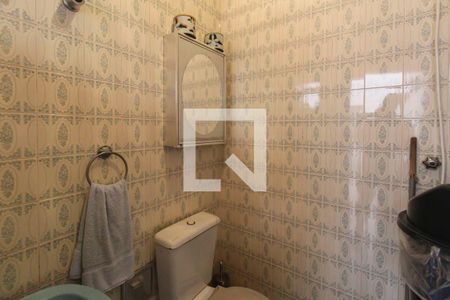 Casa à venda com 200m², 4 quartos e 2 vagas Casa à venda com 200m², 4 quartos e 2 vagasBanheiro de Serviço