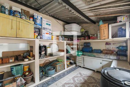 Casa à venda com 200m², 4 quartos e 2 vagas Casa à venda com 200m², 4 quartos e 2 vagasDeposito