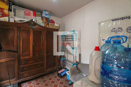 Casa à venda com 200m², 4 quartos e 2 vagas Casa à venda com 200m², 4 quartos e 2 vagasQuarto de Serviço