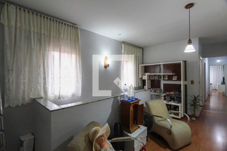 Casa à venda com 200m², 4 quartos e 2 vagas Casa à venda com 200m², 4 quartos e 2 vagasCorredor dos Quartos