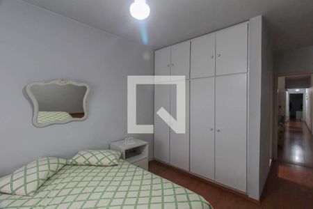 Casa à venda com 200m², 4 quartos e 2 vagas Casa à venda com 200m², 4 quartos e 2 vagasSuite