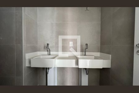 Apartamento à venda com 127m², 3 quartos e 2 vagasBanheiro da Suíte 2