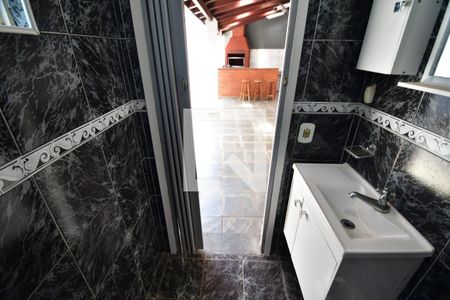 Casa à venda com 263m², 3 quartos e 6 vagasBanheiro de serviço