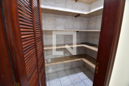 Casa à venda com 263m², 3 quartos e 6 vagasCozinha - Despensa