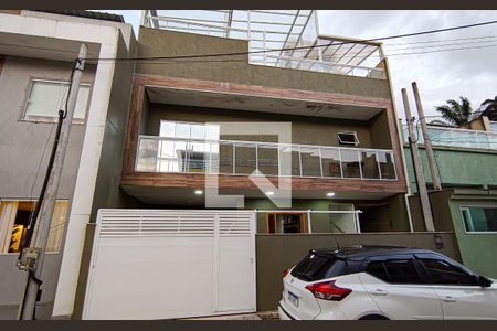 Casa para alugar com 350m², 4 quartos e 1 vagaFachada