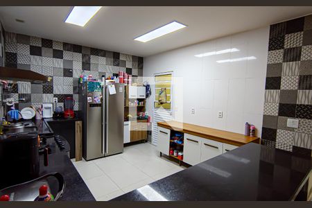 Casa para alugar com 350m², 4 quartos e 1 vagacozinha