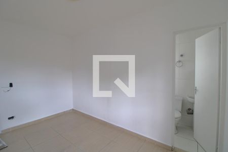 Casa de condomínio à venda com 105m², 3 quartos e 2 vagasSuíte