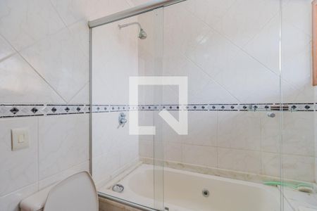 Casa à venda com 180m², 3 quartos e 3 vagasBanheiro do Quarto 1