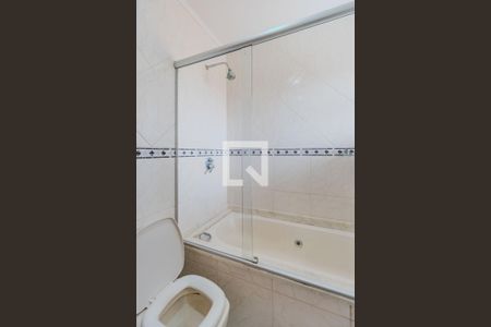 Casa à venda com 180m², 3 quartos e 3 vagasBanheiro do Quarto 1