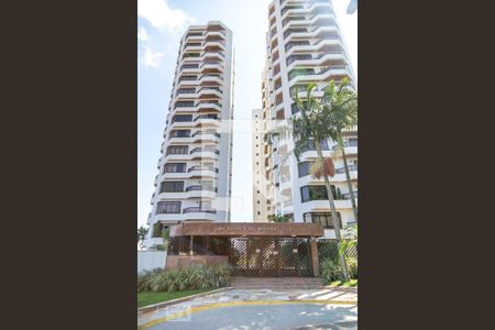 Apartamento à venda com 200m², 3 quartos e 4 vagas Apartamento à venda com 200m², 3 quartos e 4 vagasFachada