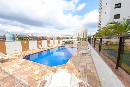 Apartamento à venda com 200m², 3 quartos e 4 vagas Apartamento à venda com 200m², 3 quartos e 4 vagasÁrea comum - Piscina