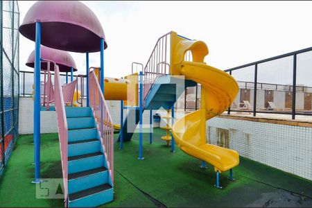 Apartamento à venda com 200m², 3 quartos e 4 vagas Apartamento à venda com 200m², 3 quartos e 4 vagasÁrea comum - Playground