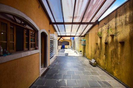 Casa à venda com 250m², 4 quartos e 4 vagas Casa à venda com 250m², 4 quartos e 4 vagasQuintal