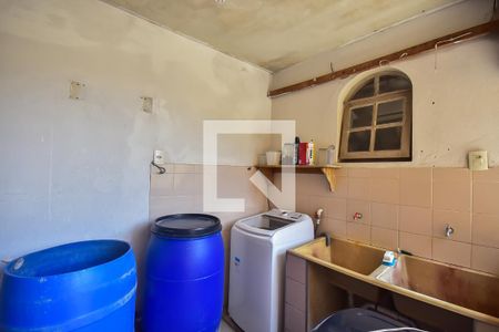 Casa à venda com 250m², 4 quartos e 4 vagas Casa à venda com 250m², 4 quartos e 4 vagasÁrea de Serviço