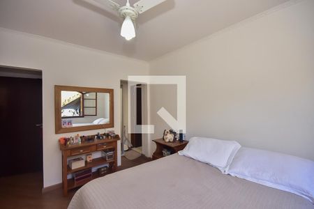 Casa à venda com 250m², 4 quartos e 4 vagas Casa à venda com 250m², 4 quartos e 4 vagasSuíte 1