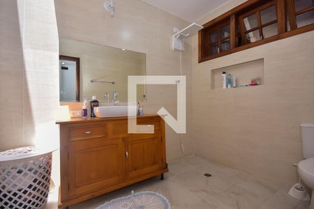 Casa à venda com 250m², 4 quartos e 4 vagas Casa à venda com 250m², 4 quartos e 4 vagasBanheiro Suíte 1