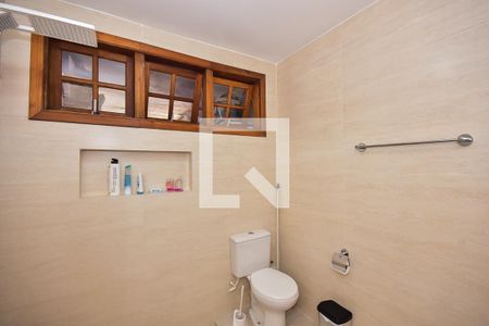 Casa à venda com 250m², 4 quartos e 4 vagas Casa à venda com 250m², 4 quartos e 4 vagasBanheiro Suíte 1