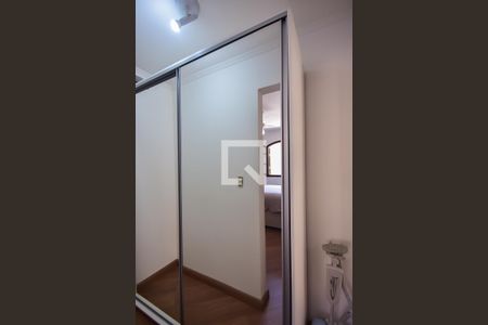 Casa à venda com 250m², 4 quartos e 4 vagas Casa à venda com 250m², 4 quartos e 4 vagasArmário da Suíte 1