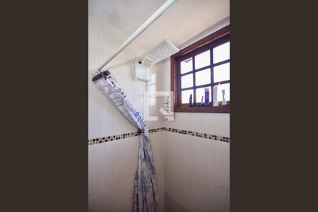 Casa à venda com 250m², 4 quartos e 4 vagas Casa à venda com 250m², 4 quartos e 4 vagasChuveiro do Banheiro da Suíte 3