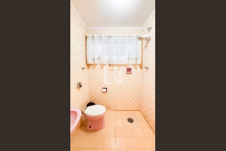 Casa à venda com 159m², 3 quartos e 2 vagas Casa à venda com 159m², 3 quartos e 2 vagasBanheiro 2