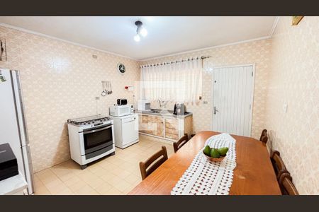 Casa à venda com 159m², 3 quartos e 2 vagas Casa à venda com 159m², 3 quartos e 2 vagasCozinha