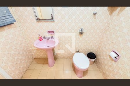 Casa à venda com 159m², 3 quartos e 2 vagas Casa à venda com 159m², 3 quartos e 2 vagasBanheiro 2