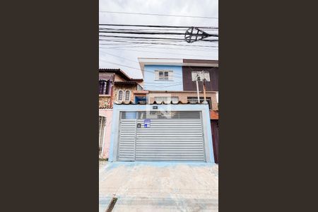Casa à venda com 159m², 3 quartos e 2 vagas Casa à venda com 159m², 3 quartos e 2 vagasFachada/Placa