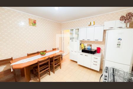 Casa à venda com 159m², 3 quartos e 2 vagas Casa à venda com 159m², 3 quartos e 2 vagasCozinha