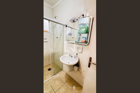 Casa à venda com 159m², 3 quartos e 2 vagas Casa à venda com 159m², 3 quartos e 2 vagasBanheiro