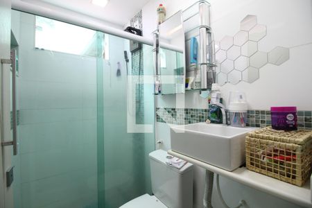 Casa de condomínio à venda com 80m², 3 quartos e 2 vagasBanheiro Social