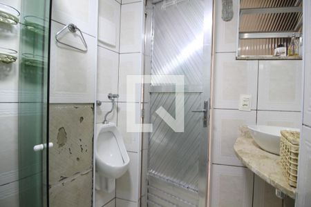 Casa de condomínio à venda com 80m², 3 quartos e 2 vagasBanheiro de Serviço