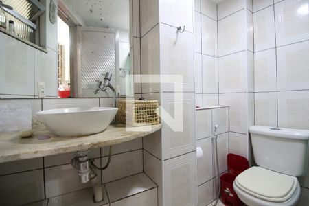 Casa de condomínio à venda com 80m², 3 quartos e 2 vagasBanheiro de Serviço