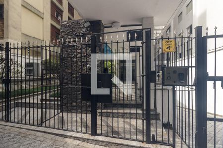 Apartamento à venda com 180m², 4 quartos e 1 vaga Apartamento à venda com 180m², 4 quartos e 1 vagaFachada