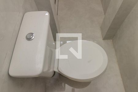 Apartamento à venda com 180m², 4 quartos e 1 vaga Apartamento à venda com 180m², 4 quartos e 1 vagaBanheiro de Serviço