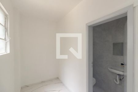 Apartamento à venda com 180m², 4 quartos e 1 vaga Apartamento à venda com 180m², 4 quartos e 1 vagaQuarto de Serviço