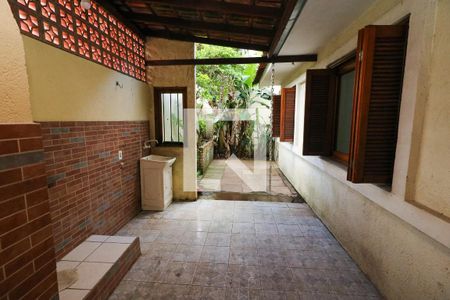 Casa de condomínio à venda com 85m², 3 quartos e 2 vagasÁrea de Serviço